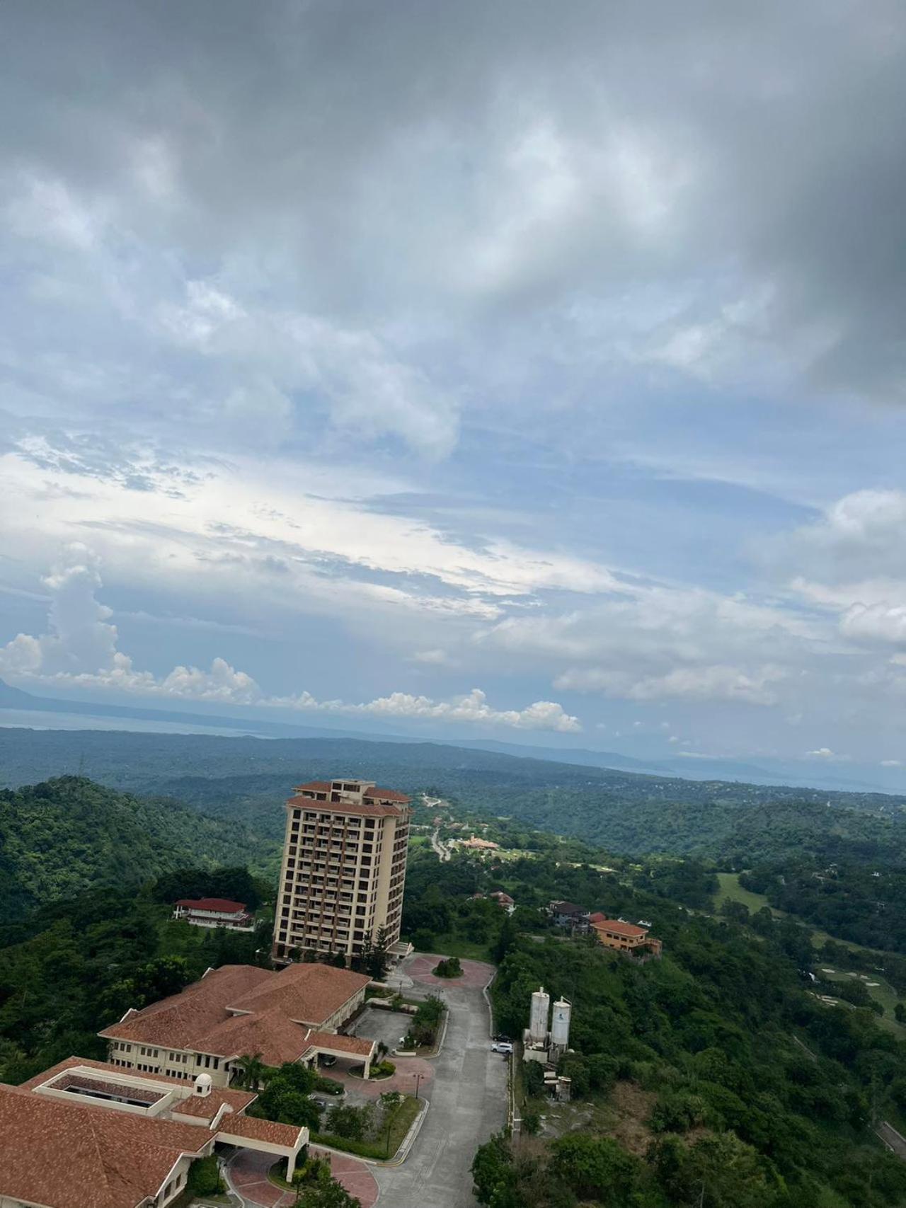 Splendido Tagagtay Taal Lake Staycation Free Parking Netflix No Free Pool Tagaytay City Ngoại thất bức ảnh