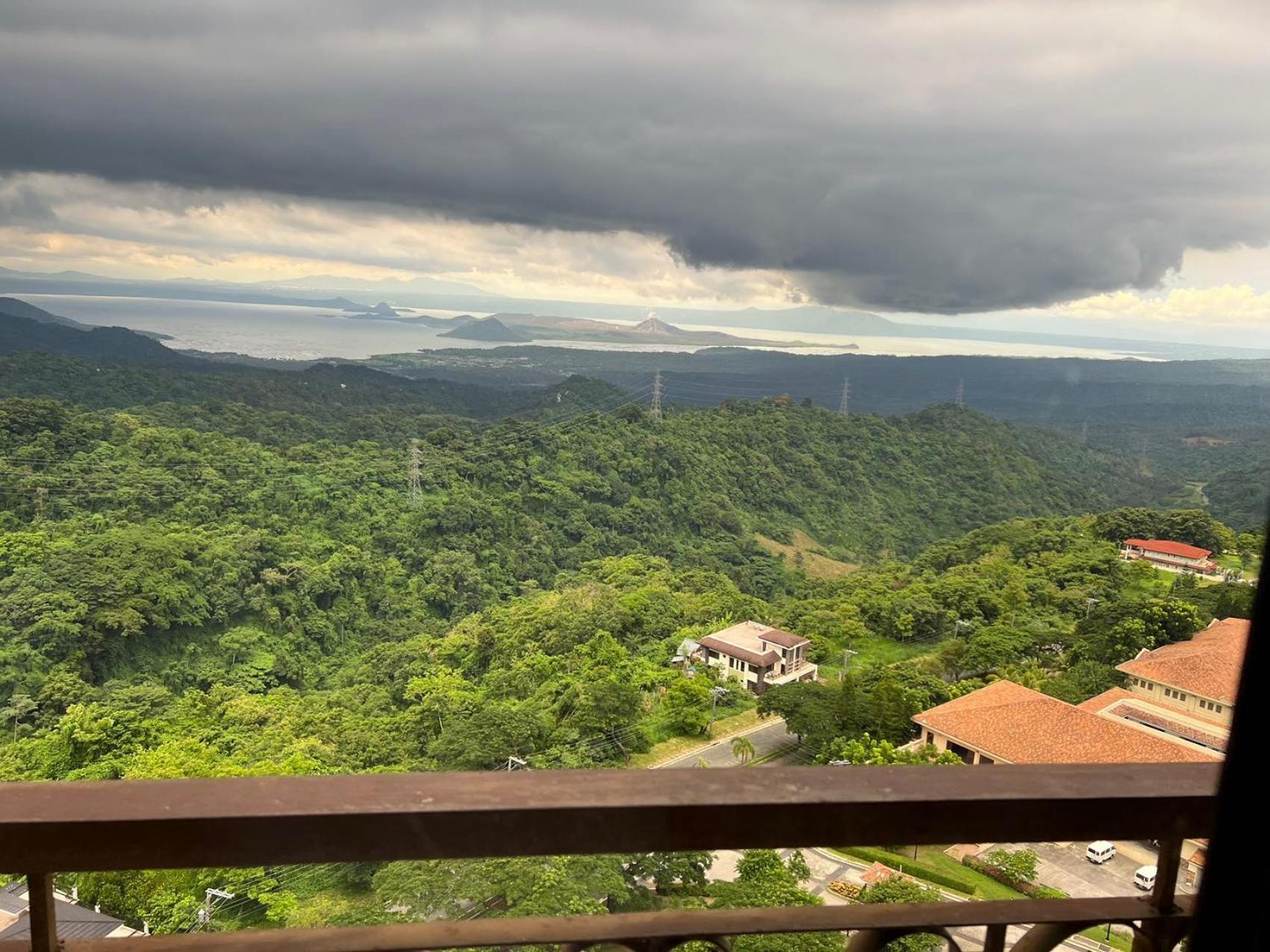 Splendido Tagagtay Taal Lake Staycation Free Parking Netflix No Free Pool Tagaytay City Ngoại thất bức ảnh