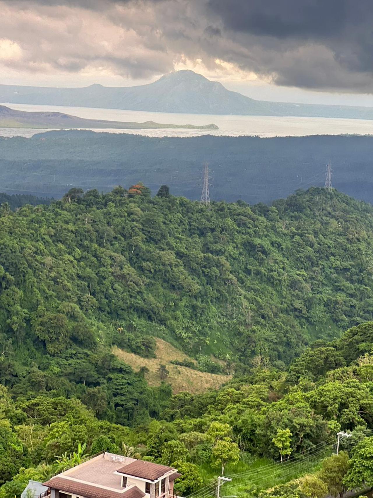 Splendido Tagagtay Taal Lake Staycation Free Parking Netflix No Free Pool Tagaytay City Ngoại thất bức ảnh